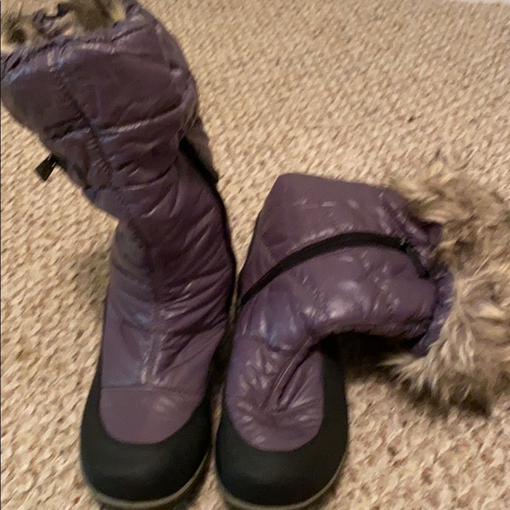 Snow boots
